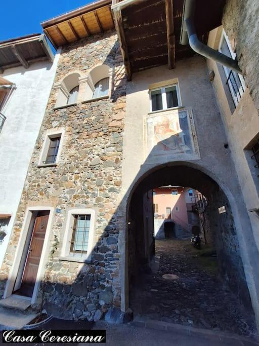 Villa Antica Torre Del Castello Casa Ceresiana Carabietta Exterior foto